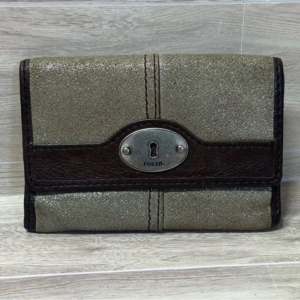 FOSSIL / Ladies Brown Leather and Tan Metallic Tri Fold Wallet
